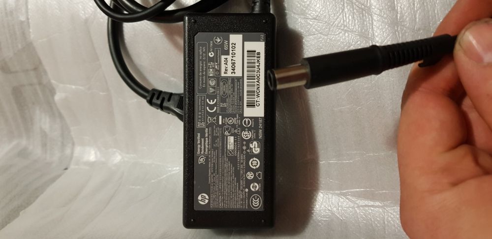 Оригинални зарядни за лаптоп HP