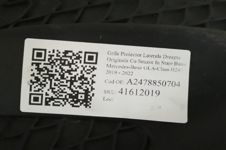 Grila Proiector Laterala Dreapta Originala Cu Senzor In Stare Buna Mer