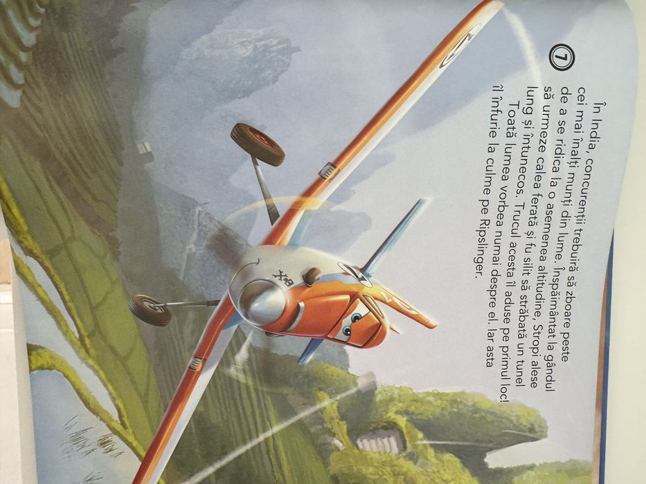 Carte Disney cu avion proiector Stropi Salvatorul