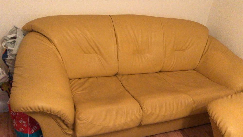 Set dormitor format din 2 fotolii si o canapea extensibilă