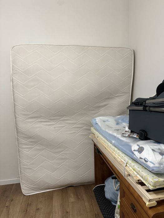 Матрас 160 на 200 б/у мягкий