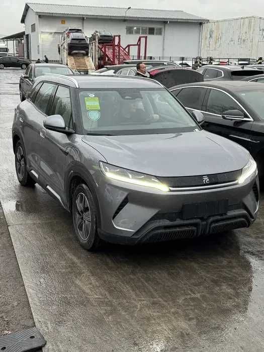 BYD yuan up dop opsiya