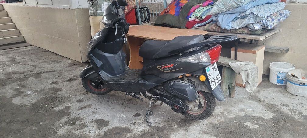 Скутер м8 про продается