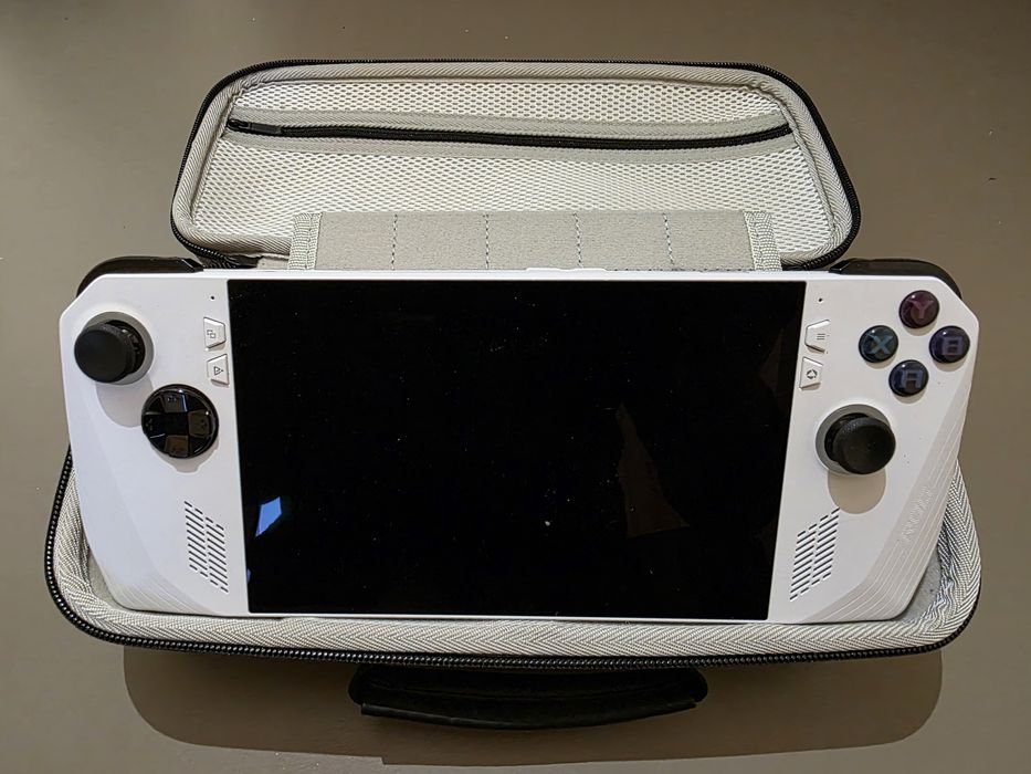 Consola jocuri - Asus Rog Ally Z1 Extreme + Casti earbuds Skullcandy