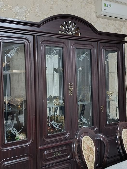 Сервант красивой