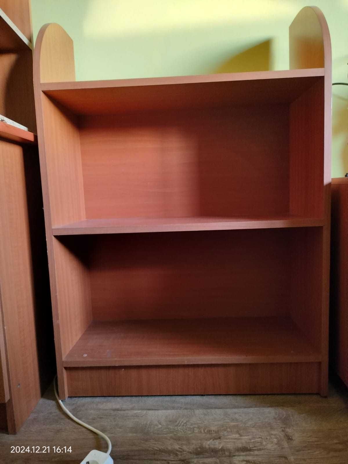 Etajera din cires