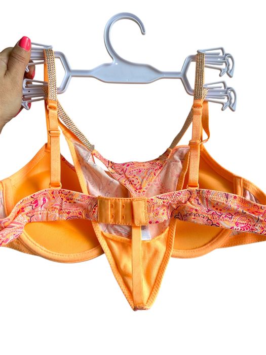 Луксозен комплект с камъни