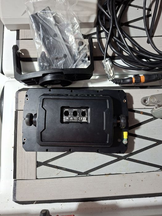 Sonar garmin striker sv7 sonda gt52 de vanzare