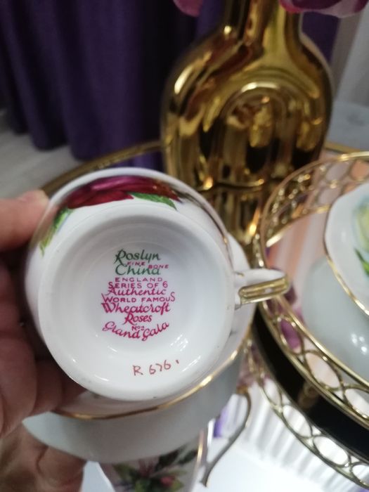 Doua cești vintage Roslyn famous roses