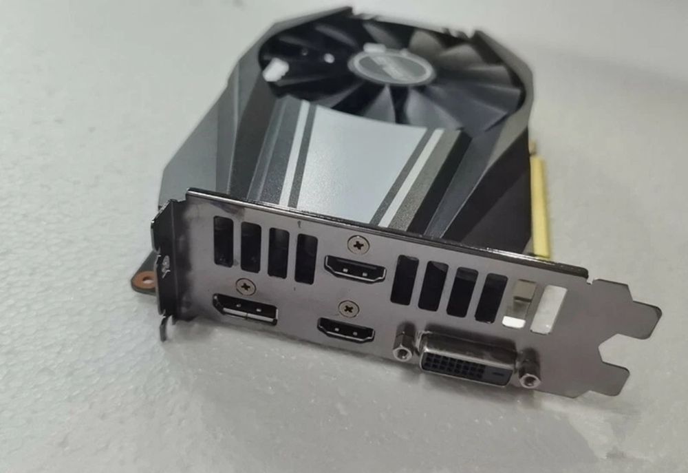 Gtx 1650 super OC 4gb gddr 6 Asus