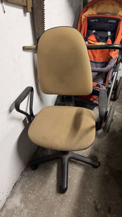 Продаю компьютерный стул