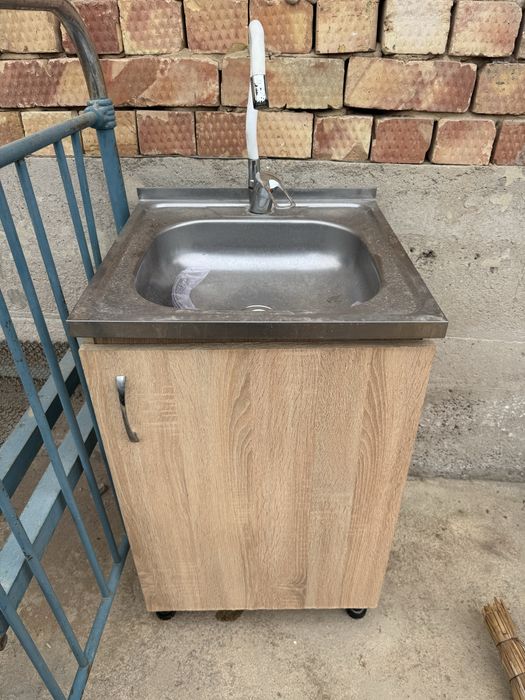 Посудамойка кухонная в хорошем состояний