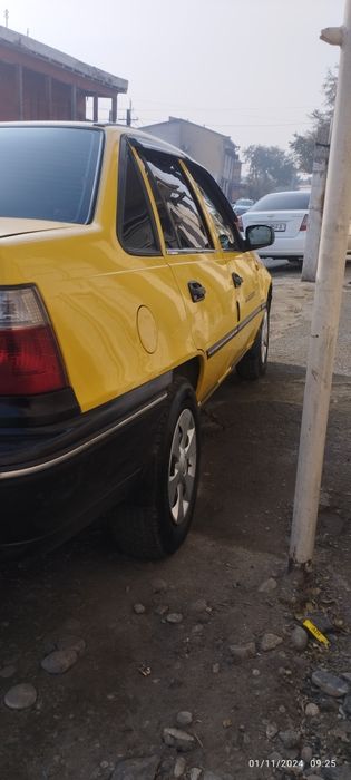 Daewoo Nexia 1 sotaman