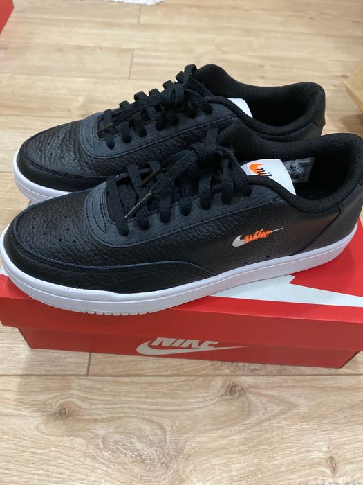 Нови оригинални дамски обувки Nike