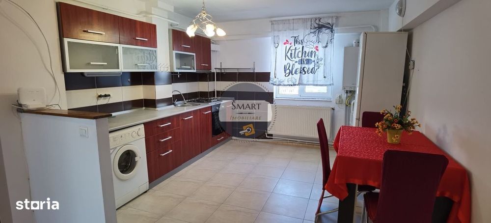 De închiriat apartament 3 camere zona Centrala 86 mp