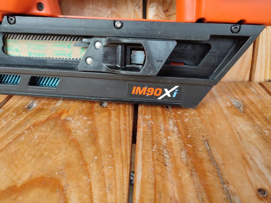 Paslode pistol de cuie pe gaz