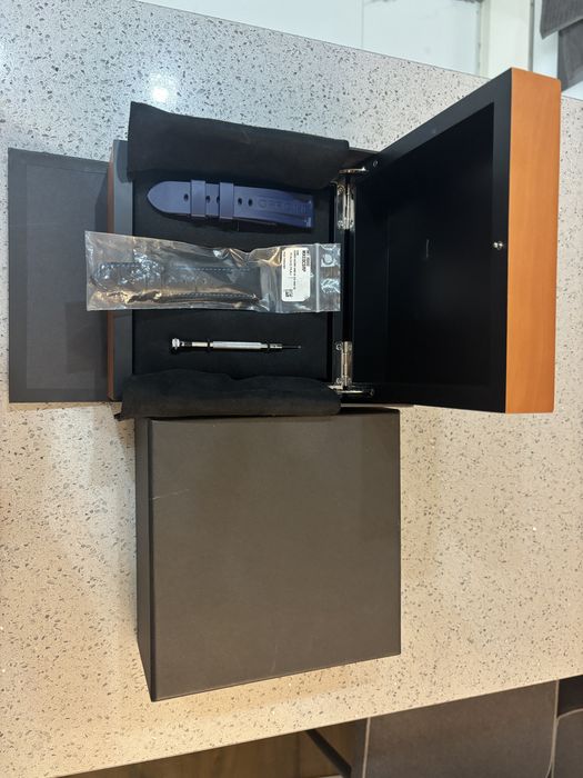 Luminor Marina Carbotech 44mm Ceramic/Rubber Black dial