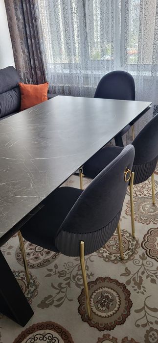 Стол для гостиной