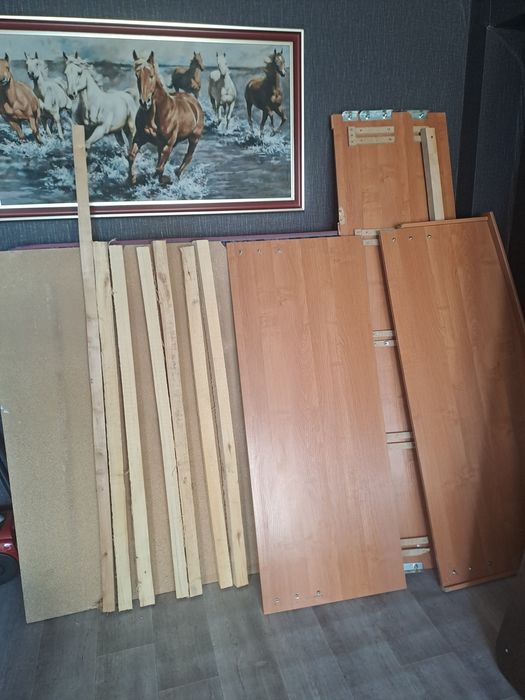 Отдам кровать и шкаф