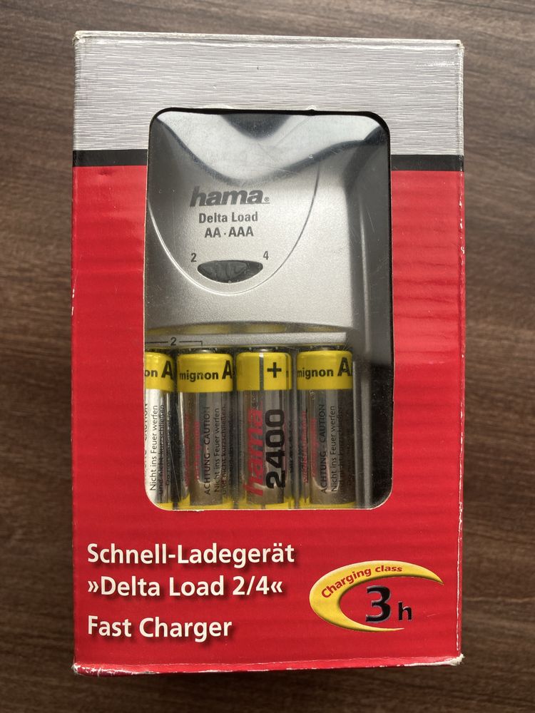 Зарядное устройство в упаковке HAMA  и 8 аккумуляторов АА 2400 mAh