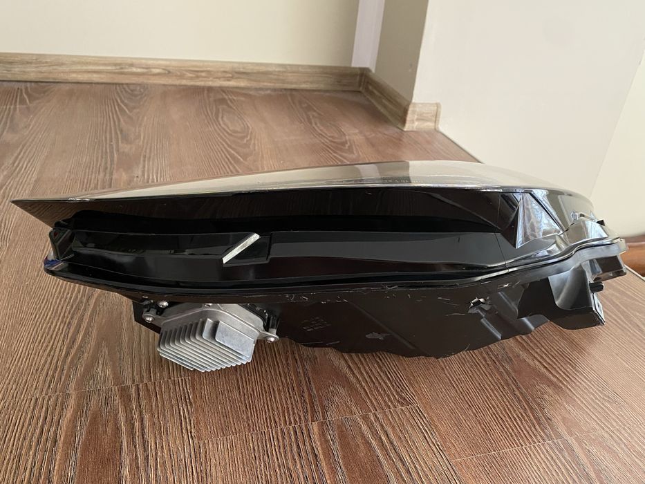 Ляв фар за Тесла модел 3/Tesla model 3