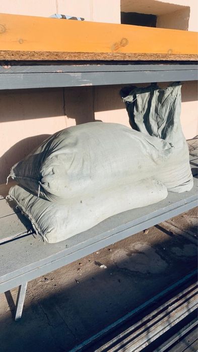 140 килограмм хорошего цемента за 4000 тенге