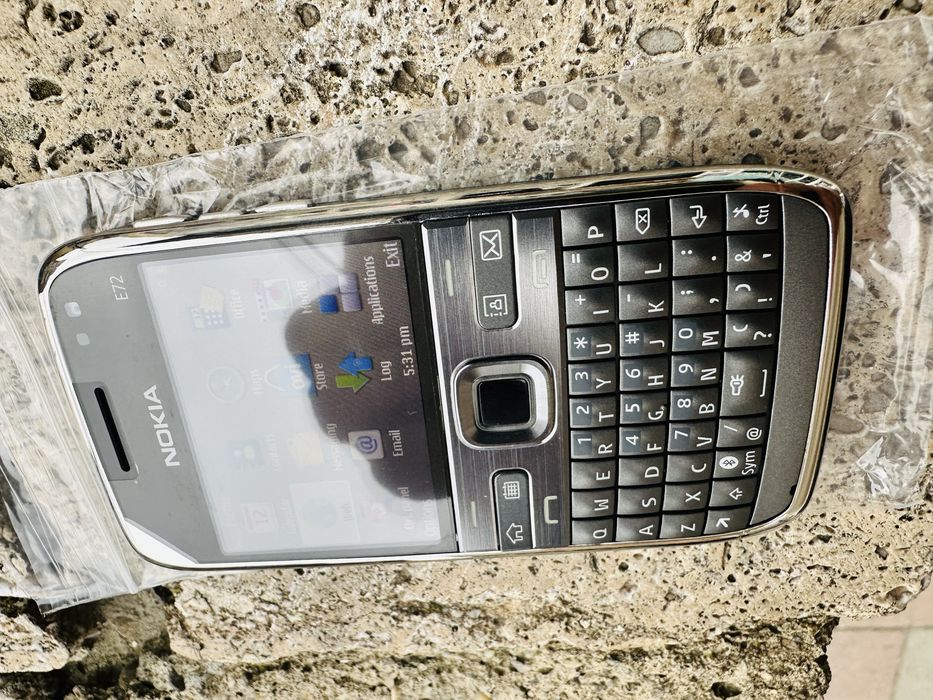 Nokia e72 aproape nou , model RM-530 , Made in Finland