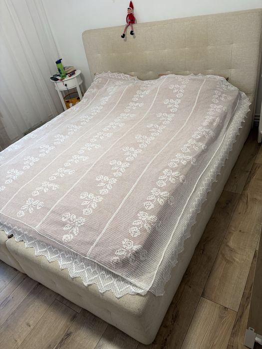 Cuvertura macrame lucrata manual
