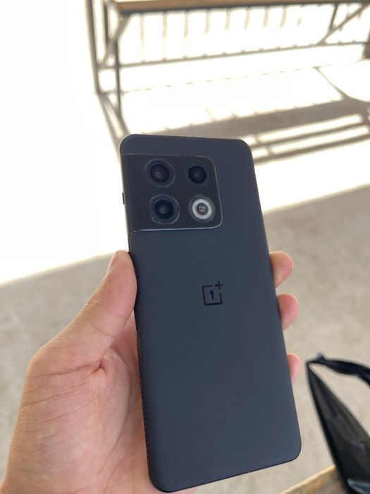 One plus 10pro  12/256