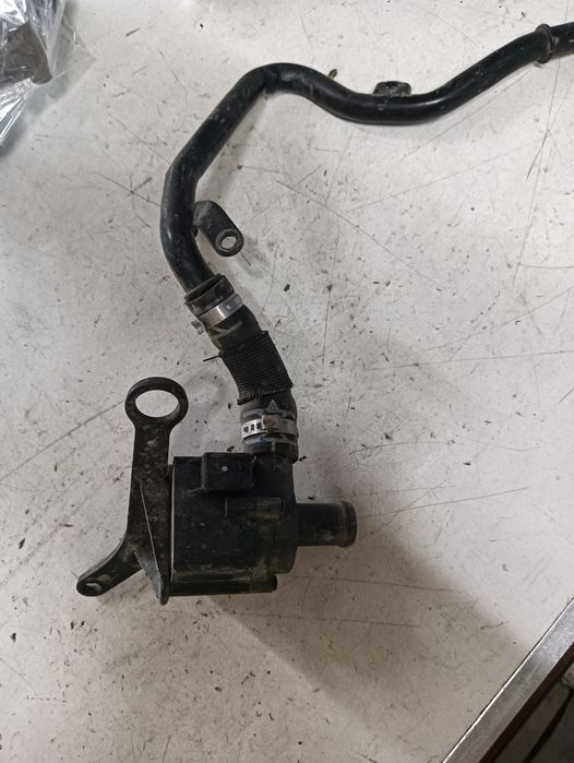 Pompa de apa/lichid de racire electrica auxiliara VOLKSWAGEN TOUAREG 7