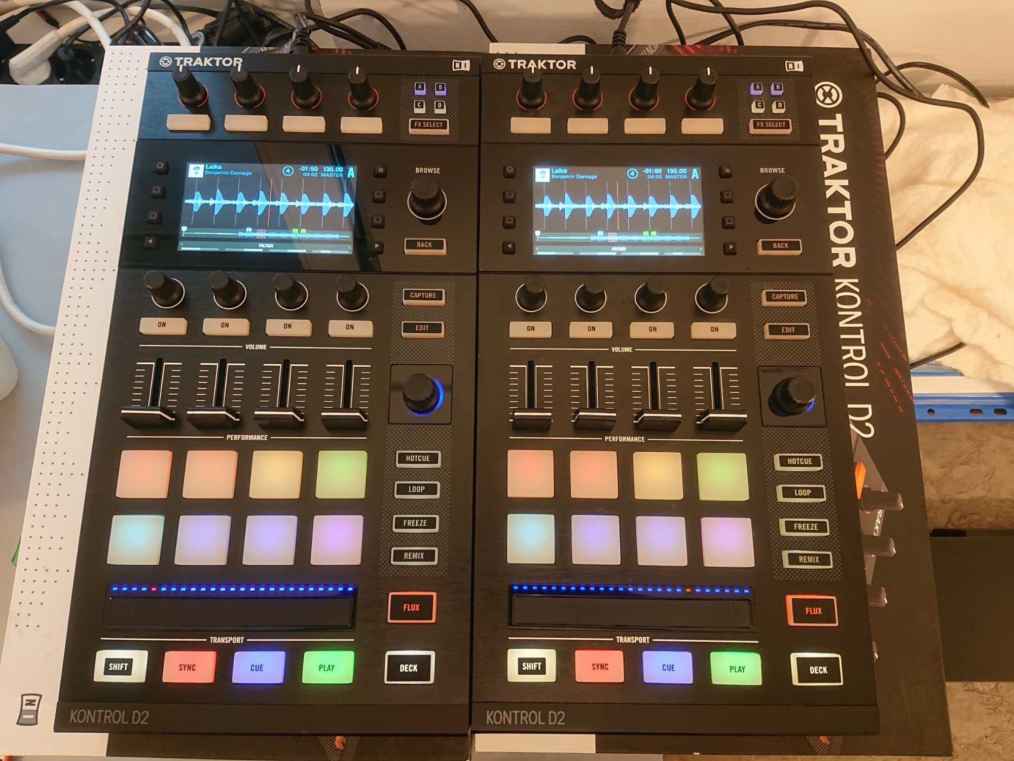 Native Instruments Traktor Kontrol D2 DJ Controller