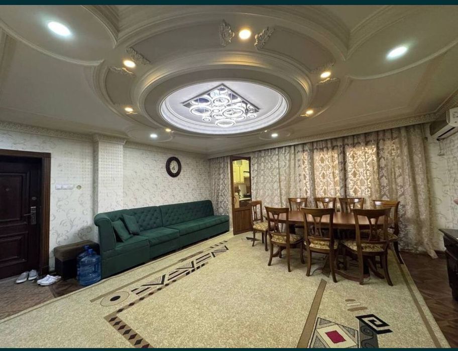 Срочно центр Якасарайский р-н продаю 3/1/4. Кирпич 125.000$