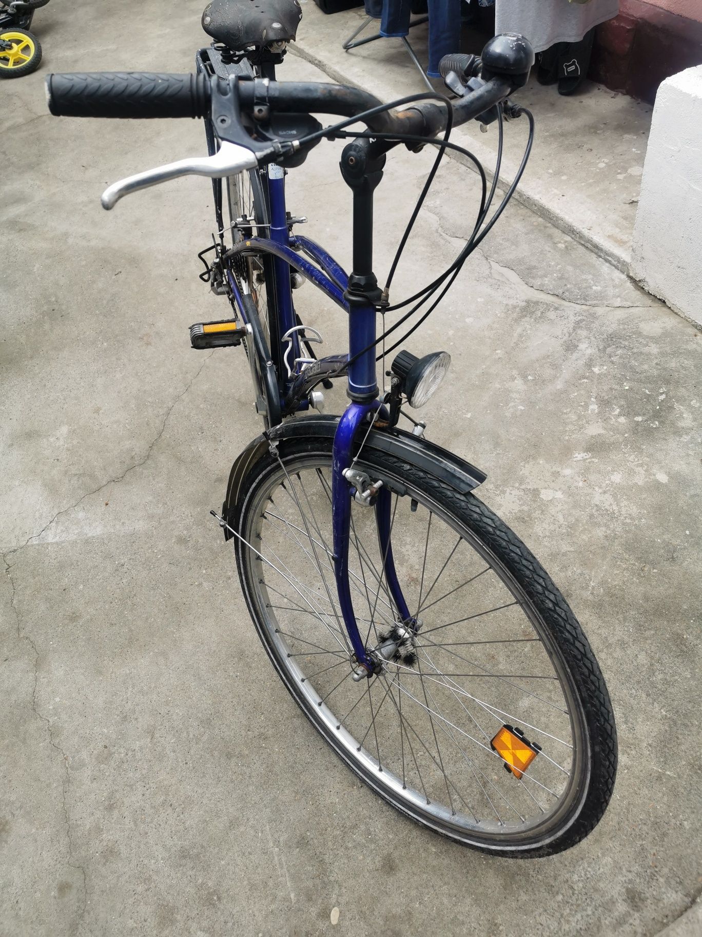 Vând bicicleta dama roti 28