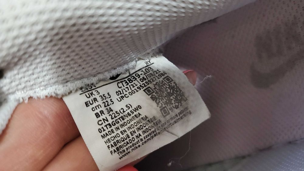 Adidasi Nike marimea 35