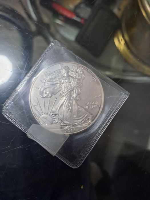 Vand moneda de argint