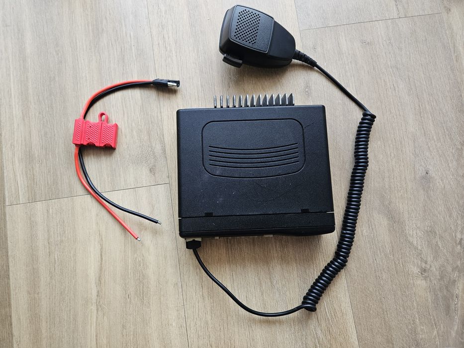 Motorola GM950 - statie radio 25W VHF, radioamatori, CFR, Taxi, etc.