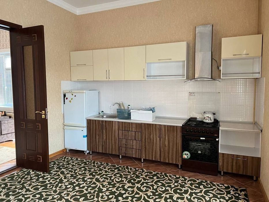 Tinchlik metro yonida 3-4 minutlik yo'l