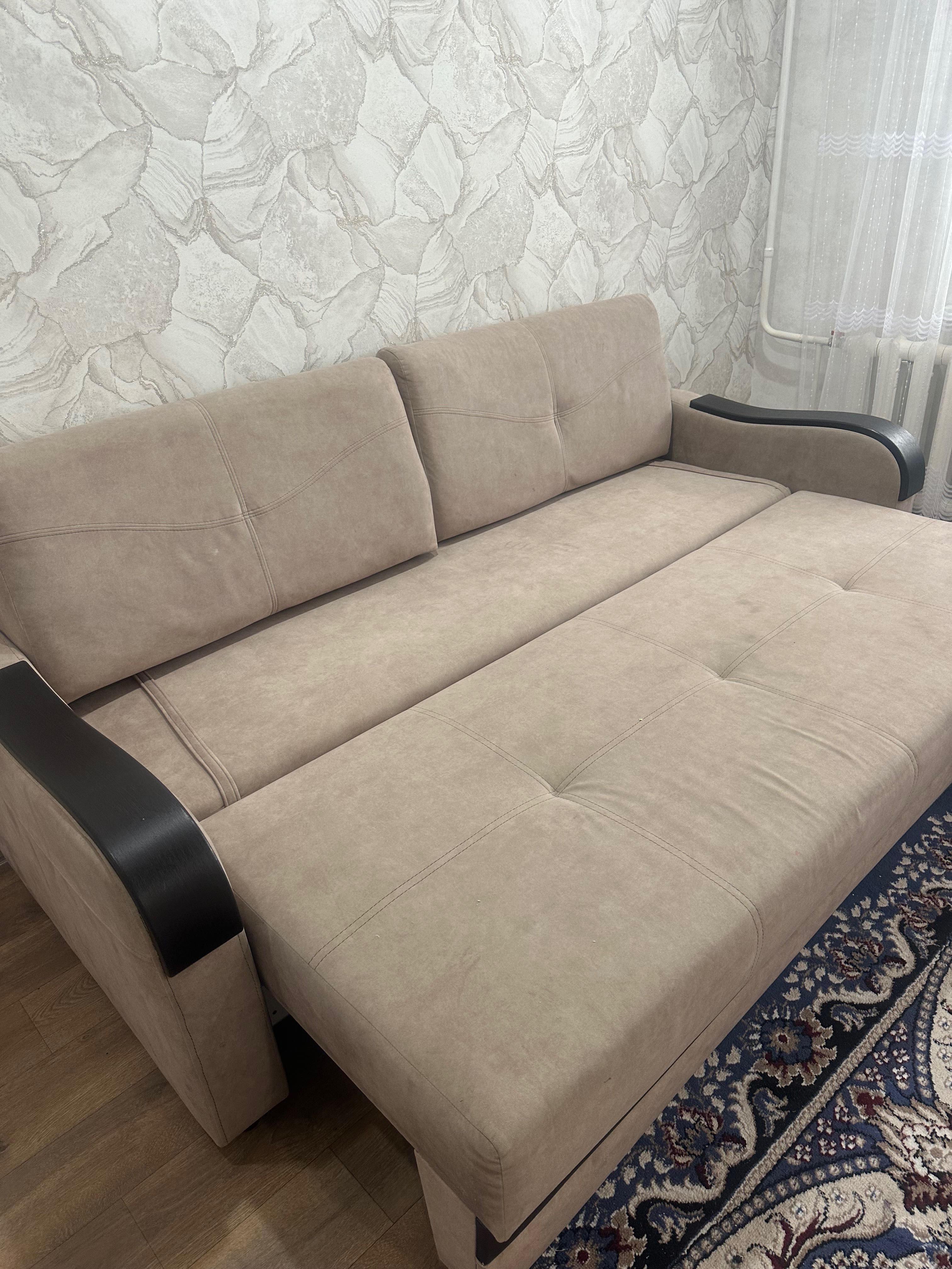 Продам диван раскладной в зал