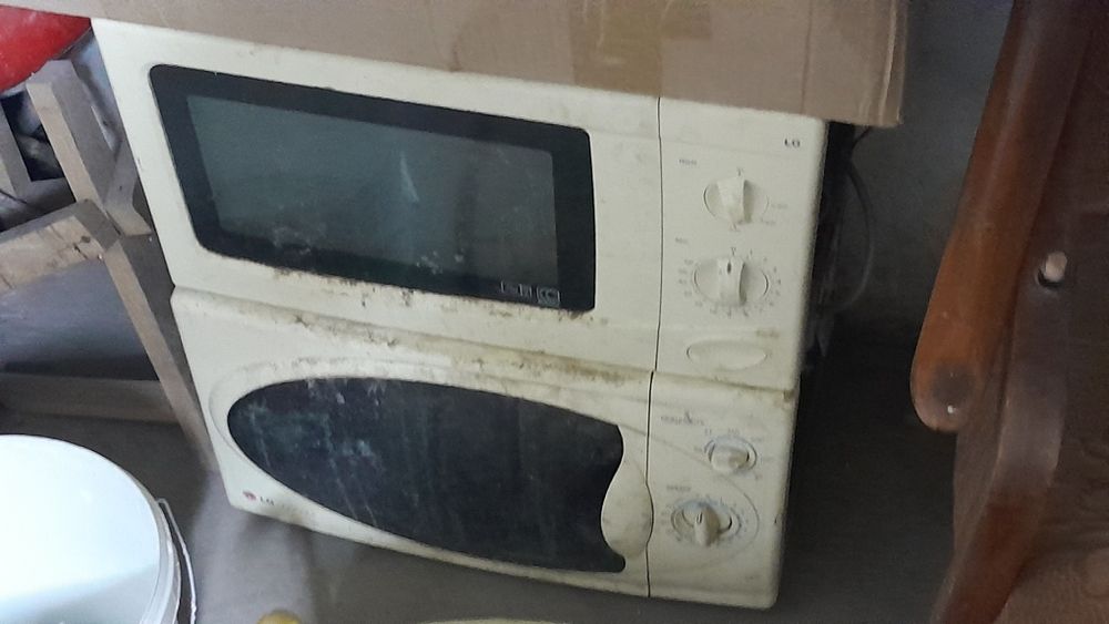 Микраволновки не рабочие, ремонту подлежат. 2 за 6тысяч