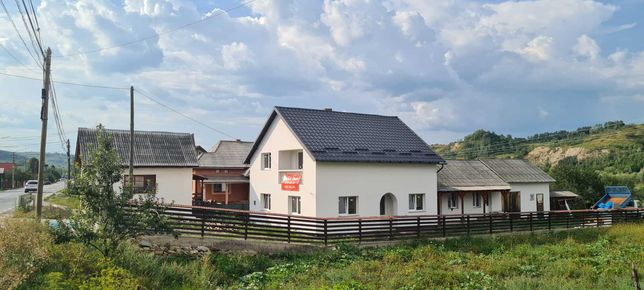 Casa de vanzare 120 mp plus anexe si teren in Bogdan Voda Maramures