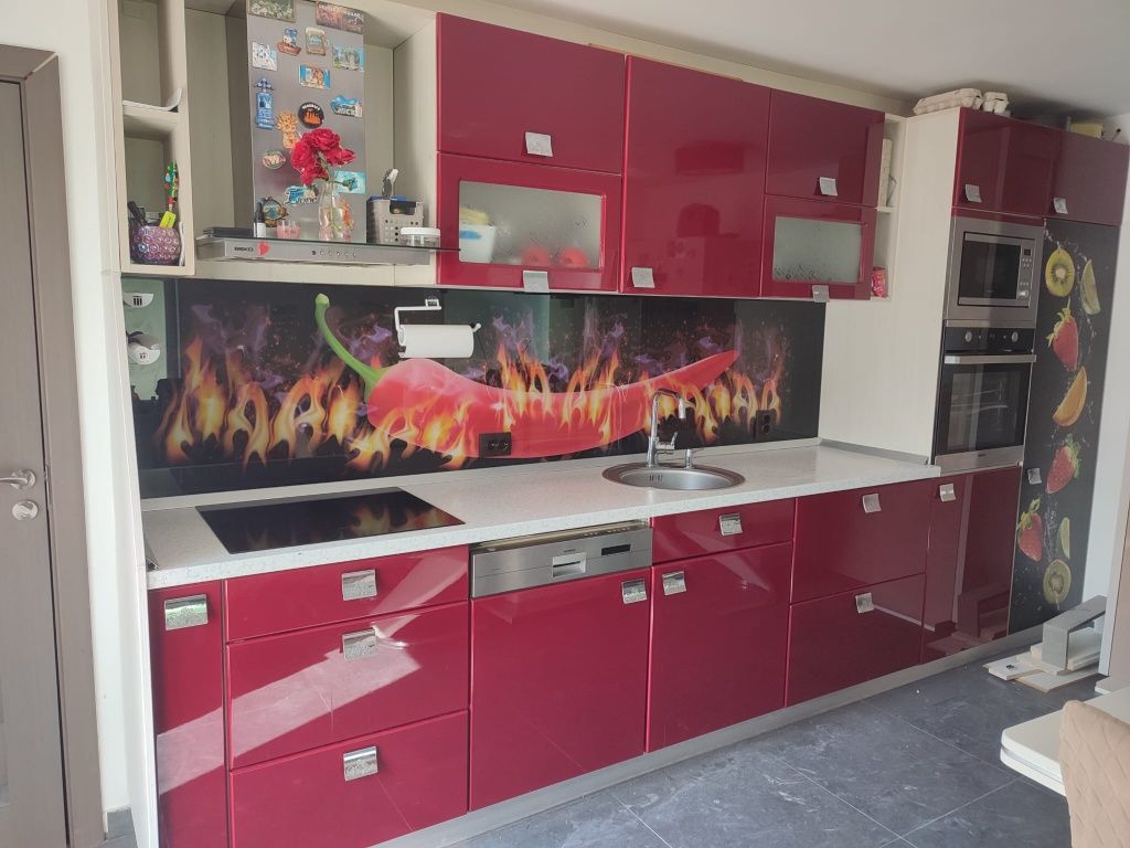 Mobilă de bucătărie pe comanda complet utilată.Asg transport și montaj