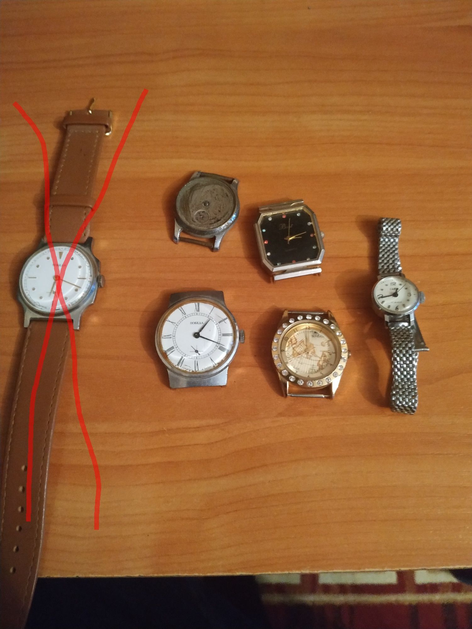 Продаются часы советские, в нерабочем состоянии.