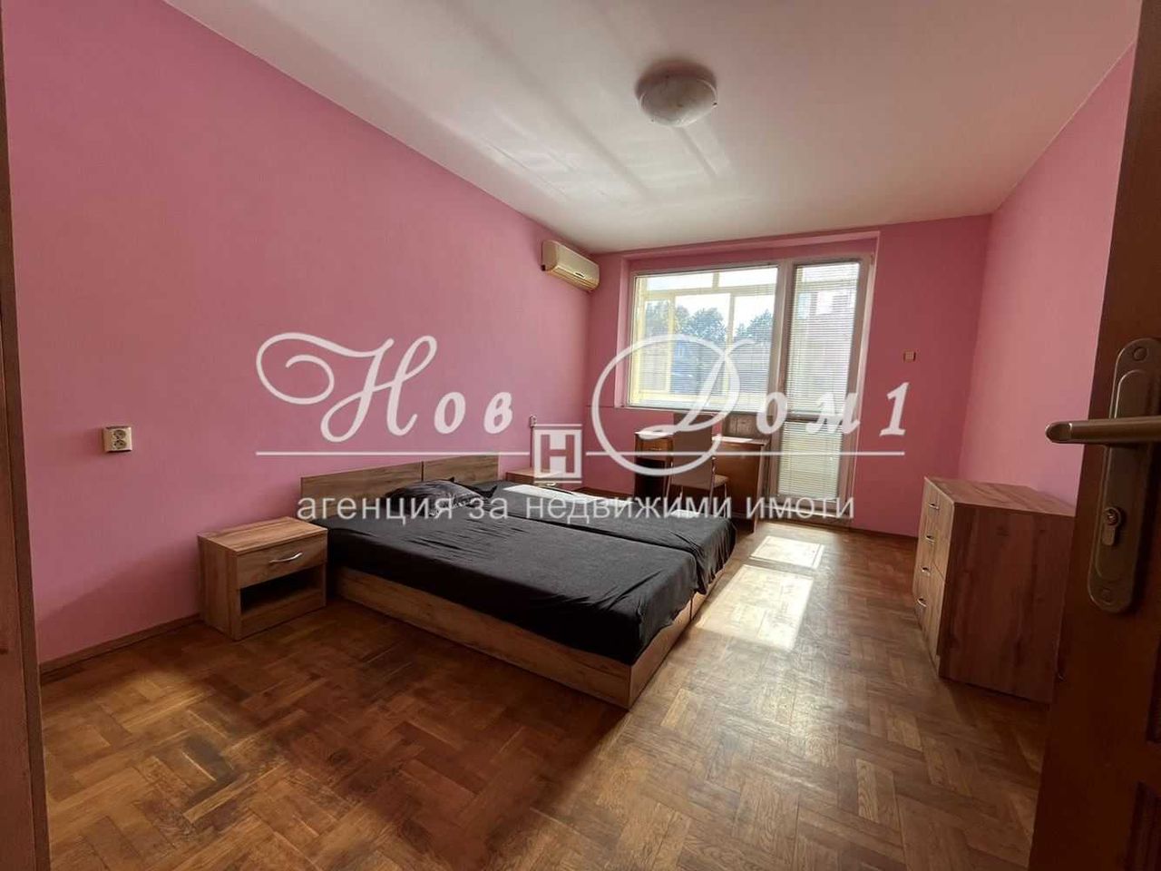 Дава се под наем Тристаен апартамент в Варна, Център - 92 кв.м за 561 € - Снимка #3