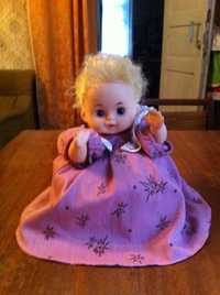 кукла-матрешка на чайник в розовом платье с соломенным волосами 70-х