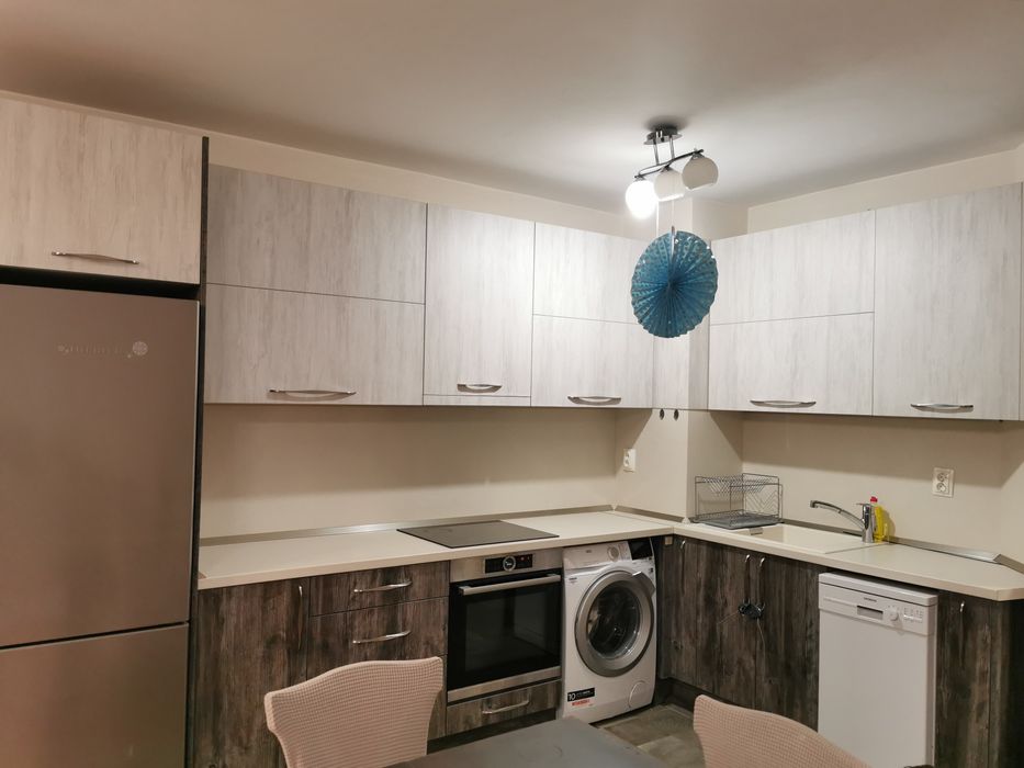 Тристаен апартамент под наем Варна кв. Бриз Варна  с паркомясто 1200лв