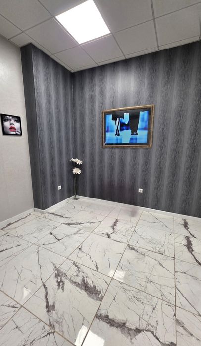 Дава се под наем  в Варна, Колхозен пазар -  кв.м за 220 € - Снимка #5