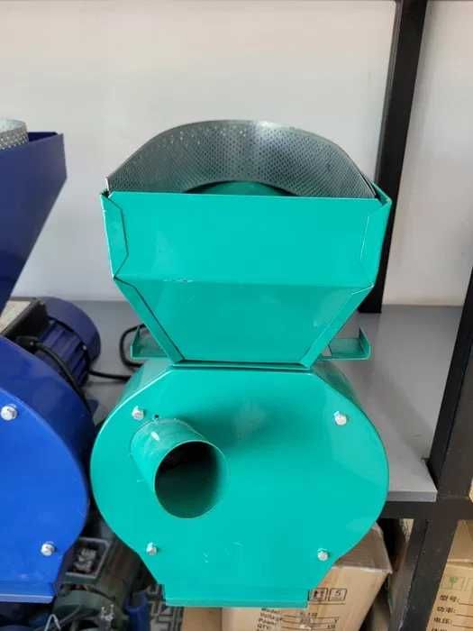 Дробилка, майдалагич. Товуқ, мол, қўй емлари учун. Дон майдалагич