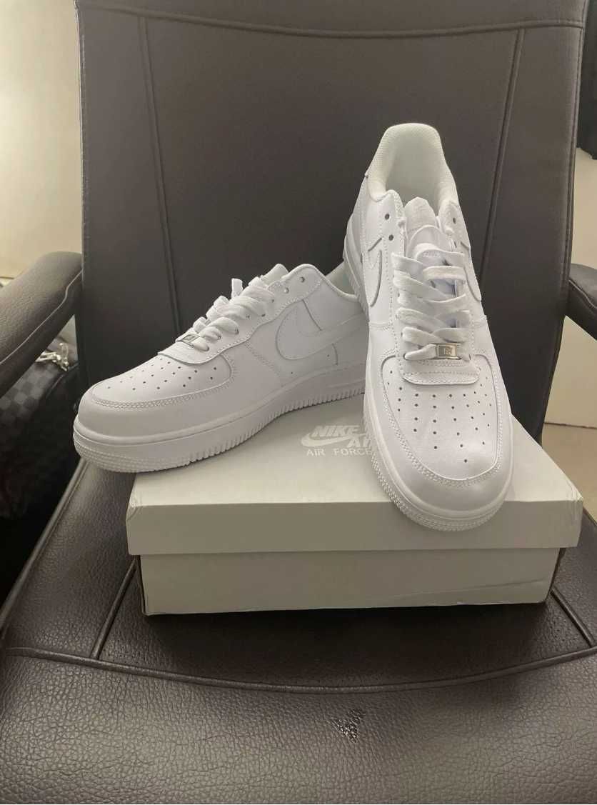 Nike Air Force 1 Triple| White Low Sneakers