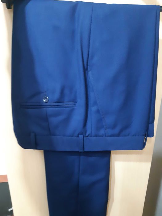 Costum barbatesc albastru
