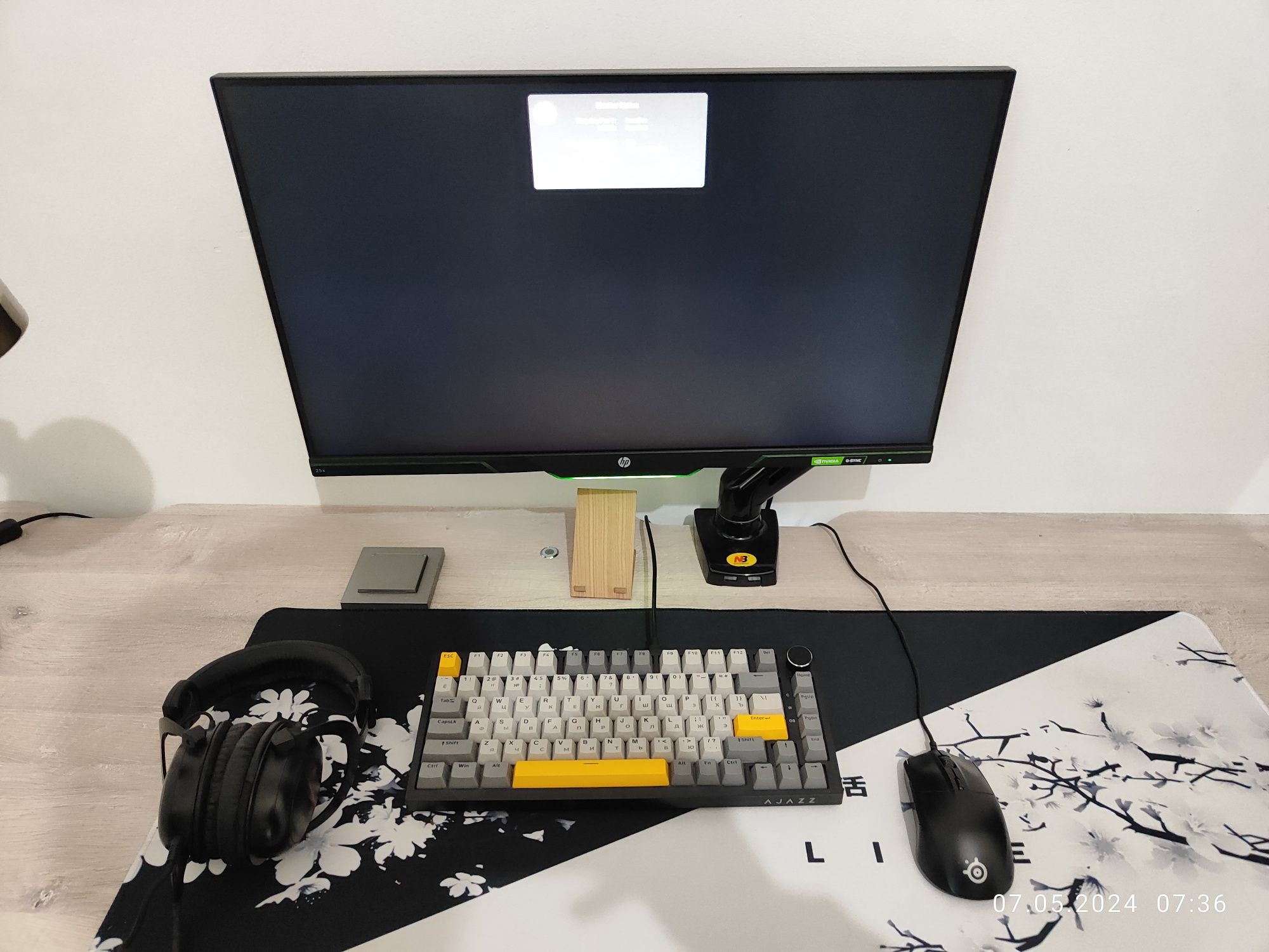 Игровой компьютер со столом